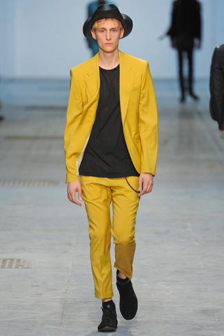 Мужской желтый пиджак от Giorgio Armani