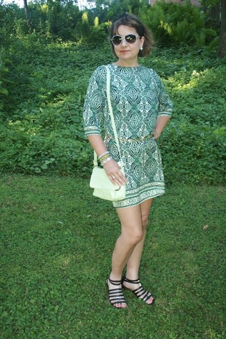 Зеленое платье прямого кроя с принтом от Marni