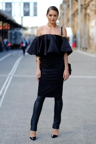 Модный лук: черное платье с открытыми плечами, черные кожаные леггинсы, черные кожаные туфли, черная кожаная сумка через плечо