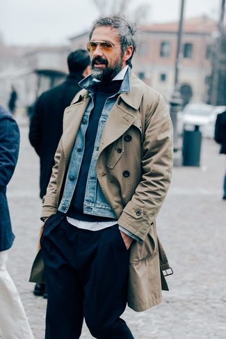 Какие джинсовые куртки носить с светло-коричневым плащом мужчине: Светло-коричневый плащ и джинсовая куртка помогут создать необыденный мужской образ для рабочего дня в офисе.
