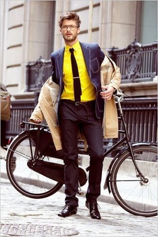 Какие пиджаки носить с светло-коричневым плащом мужчине: Светло-коричневый плащ и пиджак — прекрасный пример элегантного мужского стиля в одежде. В тандеме с этим образом наиболее выигрышно будут смотреться черные кожаные туфли дерби.