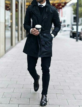 Какие монки носить с черным свитером с круглым вырезом: Дуэт черного свитера с круглым вырезом и черных джинсов несомненно подчеркнет твой личный стиль. Не прочь сделать образ немного строже? Тогда в качестве дополнения к этому ансамблю, выбирай монки.