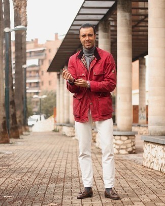 С чем носить кожаные туфли за 40 лет мужчине весна в стиле смарт-кэжуал: Красная полевая куртка и белые джинсы — необходимые составляющие в гардеробе мужчин с классным чувством стиля. Хотел бы привнести в этот лук толику строгости? Тогда в качестве дополнения к этому образу, обрати внимание на кожаные туфли. Если хочешь встретить весну в полной готовности, возьми на заметку подобный образ.