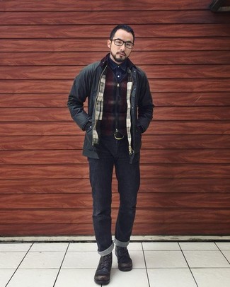 Как носить свитер на молнии с джинсами мужчине: Комбо из свитера на молнии и джинсов продолжает нравиться парням, которые всегда одеты со вкусом. Теперь почему бы не привнести в повседневный лук толику стильной строгости с помощью черных кожаных повседневных ботинок?