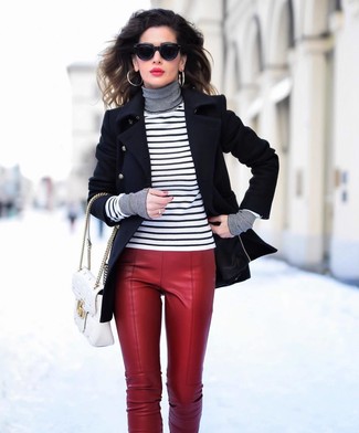 С чем носить красные брюки в 30 лет женщине в деловом стиле: Черное полупальто и красные брюки помогут составить свой неповторимый образ.