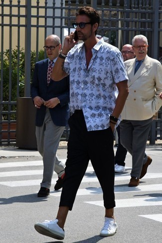Мужская бело-черная рубашка с коротким рукавом с принтом от Valentino
