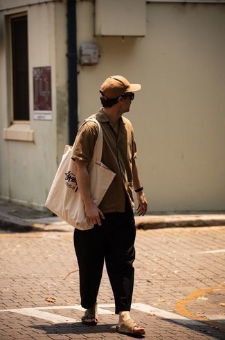 Мужская бежевая большая сумка из плотной ткани с принтом от Gucci