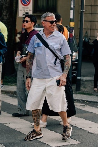Мужская голубая рубашка с коротким рукавом в вертикальную полоску от Valentino
