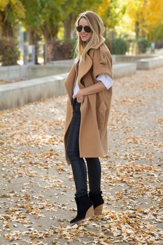 Светло-коричневое пальто без рукавов от Pattern