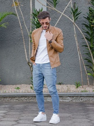 Как носить бомбер с низкими кедами в 20 лет мужчине весна: Бомбер и голубые джинсы — отличная идея для несложного, но стильного мужского образа. В паре с этим образом наиболее гармонично выглядят низкие кеды. отличная.u1 идея для эффектного весеннего образа.