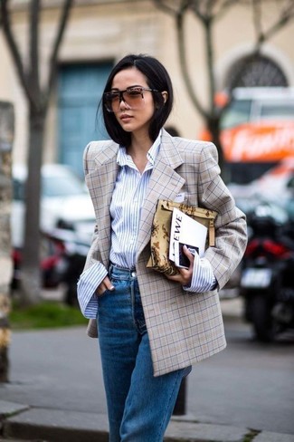 С чем носить светло-коричневый пиджак в клетку в 30 лет женщине: Светло-коричневый пиджак в клетку и синие джинсы-бойфренды — обязательные предметы в гардеробе барышень с чувством стиля.