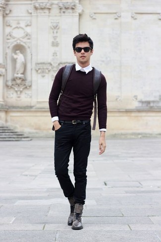 Как носить классическую рубашку с повседневными ботинками мужчине: Классическая рубашка и черные джинсы — хороший вариант для поклонников дресс-кода smart casual. В сочетании с этим ансамблем гармонично будут смотреться повседневные ботинки.