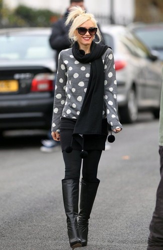 Черные кожаные сапоги от Givenchy