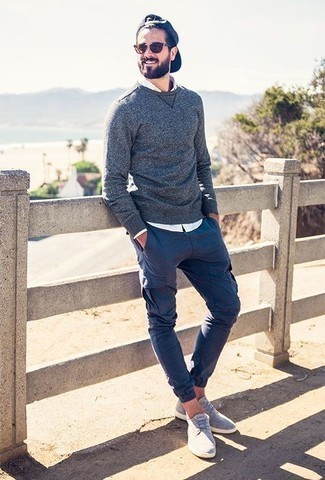Мужской темно-синий свитер с круглым вырезом от Calvin Klein