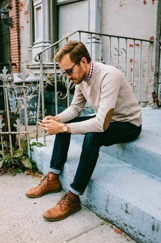 Какие джинсы носить с красной рубашкой с длинным рукавом мужчине осень в стиле смарт-кэжуал: В тандеме друг с другом красная рубашка с длинным рукавом и джинсы смотрятся наиболее удачно. Любишь экспериментировать? Заверши ансамбль коричневыми кожаными повседневными ботинками. Разве это не здоровская идея на тот период, когда столбик термометра опускается все ниже?