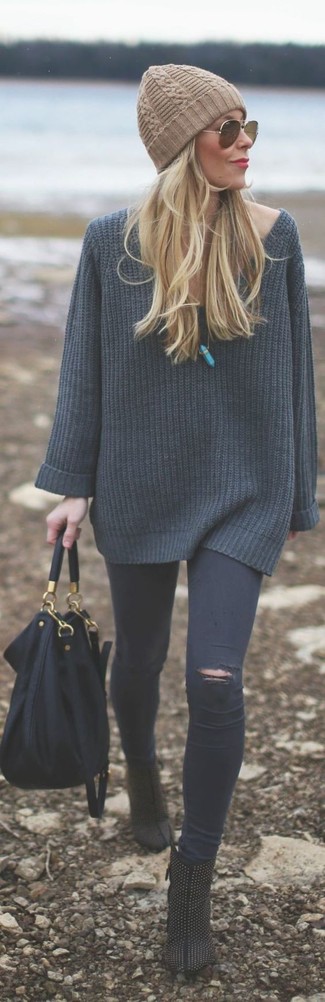 Темно-серый вязаный свободный свитер