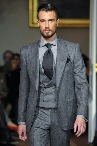 Модный лук: серый костюм-тройка, серые классические брюки, черный галстук, черный нагрудный платок