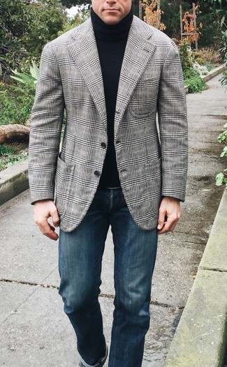 Как носить серый пиджак в шотландскую клетку с черной водолазкой мужчине: Комбо из серого пиджака в шотландскую клетку и черной водолазки поможет создать стильный, но в то же время мужественный лук.