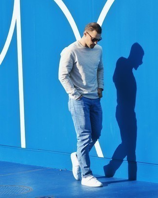 С чем носить свитшот в 30 лет мужчине: Свитшот и голубые джинсы будет классным вариантом для расслабленного ансамбля на каждый день. В сочетании с этим ансамблем прекрасно будут выглядеть белые низкие кеды из плотной ткани.