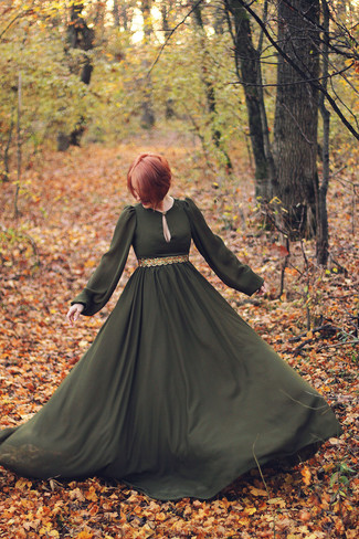 С чем носить темно-зеленое платье: Современным женщинам, которые хотят держать руку на пульсе последних тенденций, рекомендуем взять на заметку это сочетание темно-зеленого платья.