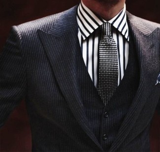 С чем носить черный галстук в горошек мужчине: Несмотря на то, что это классический лук, дуэт темно-серого костюма-тройки в вертикальную полоску и черного галстука в горошек всегда будет по вкусу джентльменам, пленяя при этом дамские сердца.
