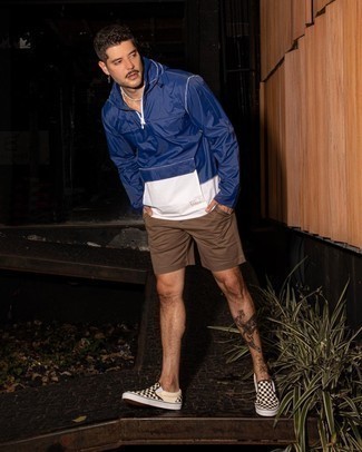 Какие шорты носить с бежевыми слипонами в 30 лет мужчине: Попробуй сочетание темно-сине-белой ветровки и шорт, и ты получишь модный расслабленный мужской образ, который подходит для повседневной носки. Вместе с этим образом органично смотрятся бежевые слипоны.