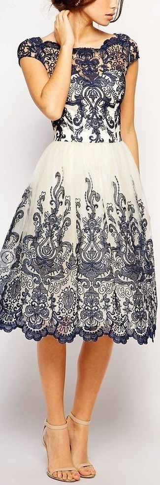Темно-сине-белое кружевное платье с пышной юбкой от Asos