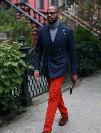 Какие пиджаки носить с табачными монками с двумя ремешками: Пиджак в паре с красными классическими брюками позволит создать стильный классический лук. В сочетании с этим луком наиболее гармонично выглядят табачные монки с двумя ремешками.