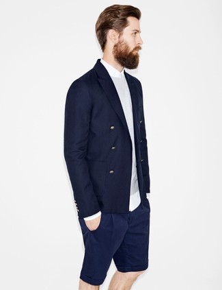 Как носить классическую рубашку с двубортным пиджаком в 30 лет мужчине в стиле смарт-кэжуал: Сочетание двубортного пиджака и классической рубашки позволит реализовать строгий деловой стиль.