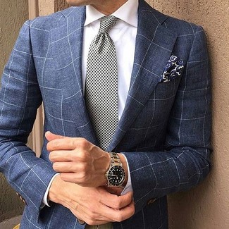 С чем носить бело-темно-синий галстук в 30 лет мужчине: Темно-синий пиджак в клетку и бело-темно-синий галстук — великолепный выбор для светского мероприятия.