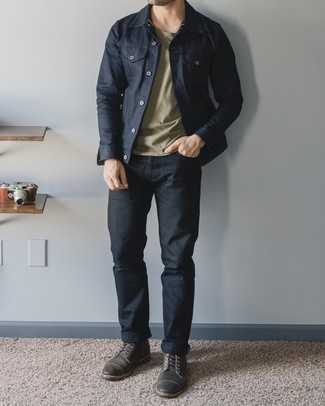 Как носить джинсы с джинсовой курткой мужчине: Джинсовая куртка и джинсы будут выигрышно смотреться в стильном гардеробе самых избирательных парней. Закончив лук темно-коричневыми кожаными повседневными ботинками, можно привнести в него немного привлекательного консерватизма.