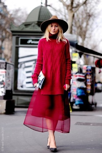 С чем носить темно-красную длинную юбку осень: Если ты из той когорты леди, которые разбираются в моде, тебе придется по вкусу ансамбль из красной вязаной туники и темно-красной длинной юбки. Что до обуви, черные кожаные туфли — самый уместный вариант. Если хочешь выглядеть потрясающе и по-осеннему ярко, тебе несомненно стоит взять этот наряд на вооружение.