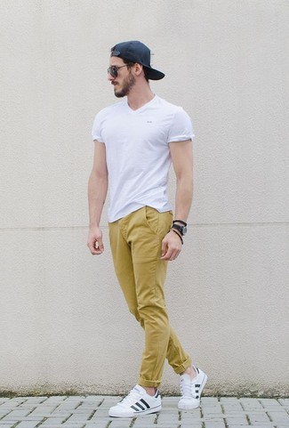 Мужская белая футболка с v-образным вырезом от Maison Margiela