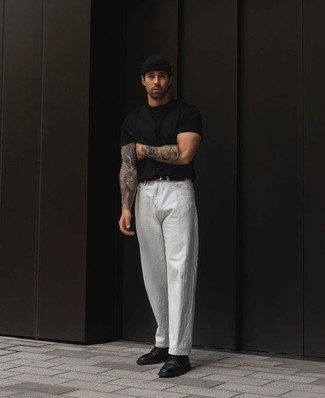 Какие джинсы носить с черными ботинками дезертами в 30 лет: Черная футболка с круглым вырезом и джинсы — рассмотри этот лук, если не боишься оказаться в центре внимания. Любишь незаезженные образы? Закончи образ черными ботинками дезертами.