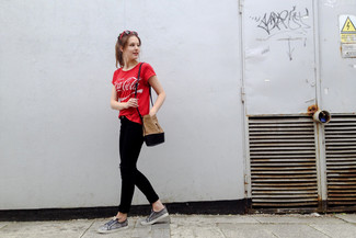 Женская красная футболка с круглым вырезом с принтом от Zoe Karssen