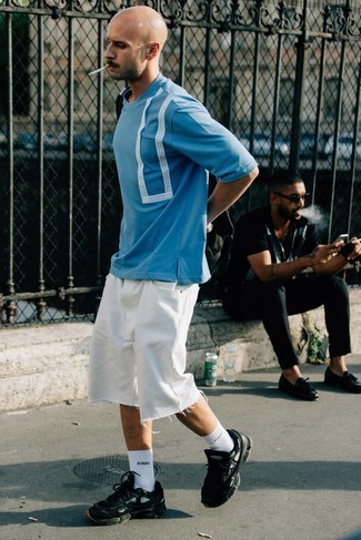 Мужская голубая футболка с круглым вырезом с вышивкой от Versace