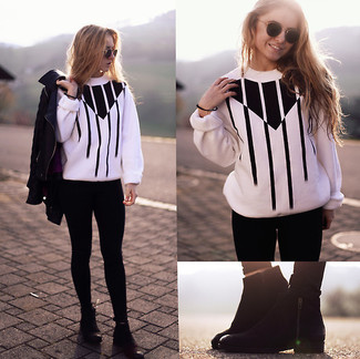 Женский бело-черный свитер с круглым вырезом с геометрическим рисунком от Only