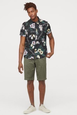 Мужская черная рубашка с коротким рукавом с цветочным принтом от Gucci