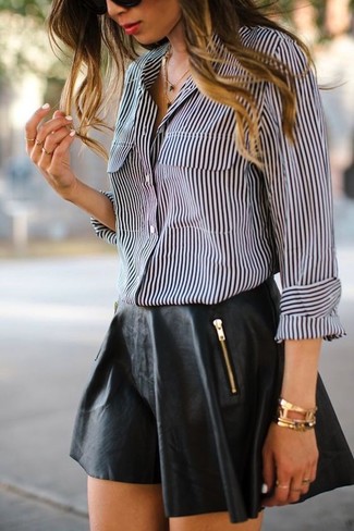 Женская черно-белая классическая рубашка в вертикальную полоску от Marc Jacobs