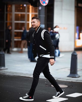 Мужская черно-белая университетская куртка от adidas