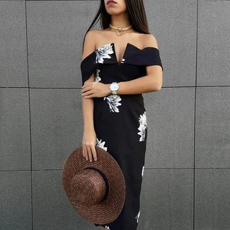 С чем носить коричневую соломенную шляпу женщине в стиле смарт-кэжуал: Черно-белое платье-футляр с цветочным принтом и коричневая соломенная шляпа — отличное решение для барышень, которые всегда в движении.
