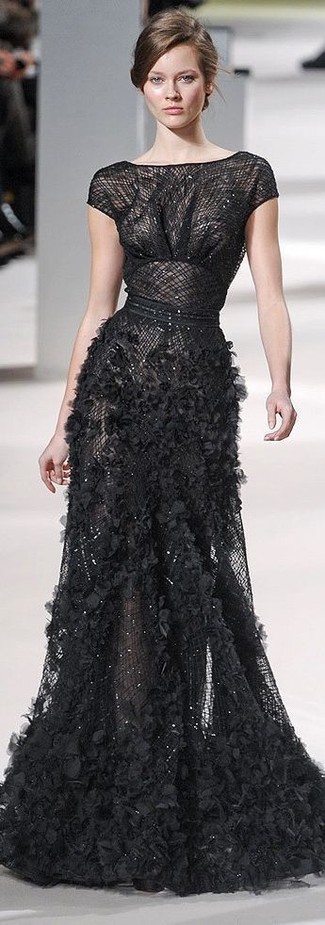 Черное вечернее платье с рюшами от Saint Laurent