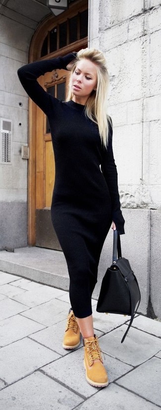 С чем носить сумку-саквояж в стиле кэжуал: Черное вязаное облегающее платье и сумка-саквояж — прекрасный лук для насыщенного выходного дня. Закончив лук светло-коричневыми ботинками на шнуровке  из нубука, получим неожиданный результат.