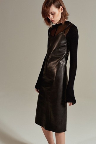 Черное кожаное платье от Givenchy