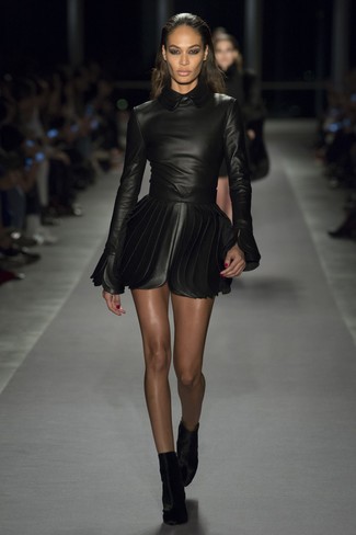 Черное кожаное платье с плиссированной юбкой от Dsquared2