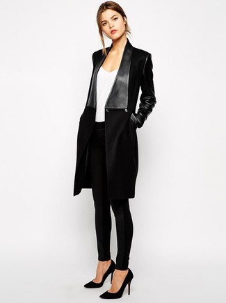 Женское черное пальто от Valentino