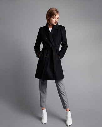 С чем носить бело-черные низкие кеды в 20 лет женщине: Черное пальто и серые классические брюки помогут составить нескучный образ для рабочего дня в офисе. Весьма выигрышно здесь будут смотреться бело-черные низкие кеды.