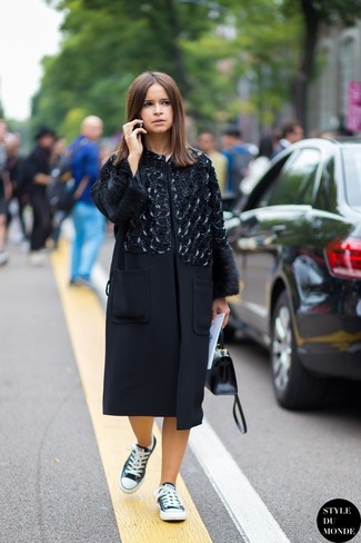 Женское черное пальто с украшением от Givenchy