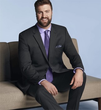 С чем носить темно-пурпурный галстук в 30 лет мужчине в деловом стиле: В черном костюме и темно-пурпурном галстуке можно пойти на свидание в дорогой ресторан или в театр или оперу.