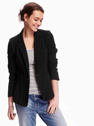 Какие джинсы носить с черным пиджаком в 20 лет женщине в стиле кэжуал: Черный пиджак и джинсы — необходимые вещи в арсенале женского пола с превосходным чувством стиля.